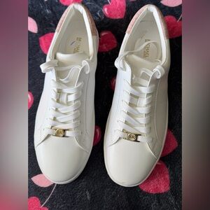 NWT Michael Kors White Sneakers with Blush Heel Tab and Gold Logo  SIZE 8.5M